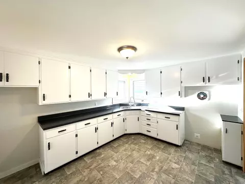525 S Weimar St, Appleton, WI 54915 photo 2