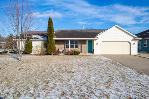 1051 Symphony Blvd, Neenah, WI 54956