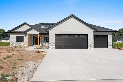 3688 Stockbury St, Green Bay, WI 54313