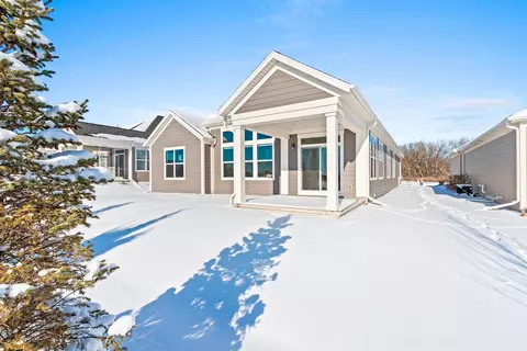 Exterior - 2327 E Harrier Ln, Appleton, WI 54913 photo 4 of 6