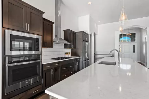 Kitchen - 2327 E Harrier Ln, Appleton, WI 54913 photo 2 of 8