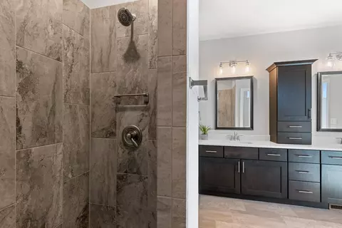 Bath - 2327 E Harrier Ln, Appleton, WI 54913 photo 1 of 2