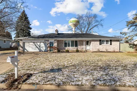 2200 Rasmussen Pl, Green Bay, WI 54304