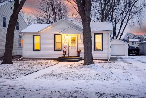 1225 W Summer St, Appleton, WI 54914