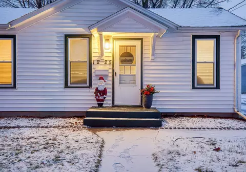 1225 W Summer St, Appleton, WI 54914 photo 2