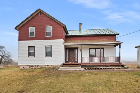 7627 W Hillcrest Rd, Manitowoc, WI 54220