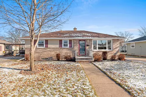914 Betty Ave, Neenah, WI 54956