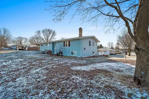 1100 Birch Hill Ln, Shawano, WI 54166
