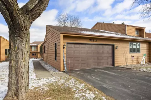 913 E Windfield Pl, Appleton, WI 54911 photo 2