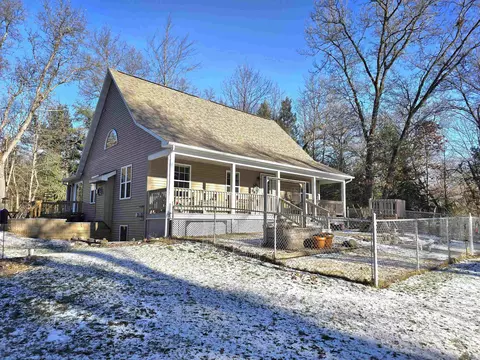 w5050 South Oakhaven Circle, Wautoma, WI 54982