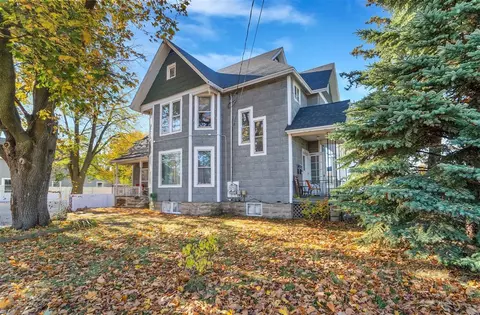 647 Waugoo Ave, Oshkosh, WI 54901
