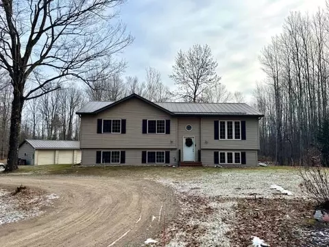 n4068 Bay De Noc Drive, Menominee, MI 49858