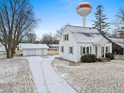 254 Summit St, Pulaski, WI 54162