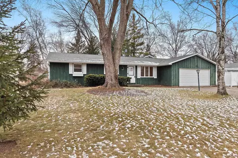 1641 Bruce Ln, Green Bay, WI 54313