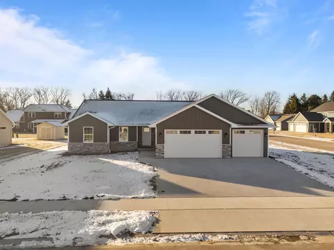 n9041 Southtowne Drive, Menasha, WI 54952