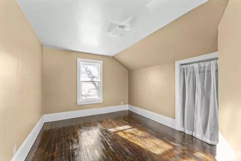 Bedroom - 522 E Maple St, Appleton, WI 54915 photo 2 of 4