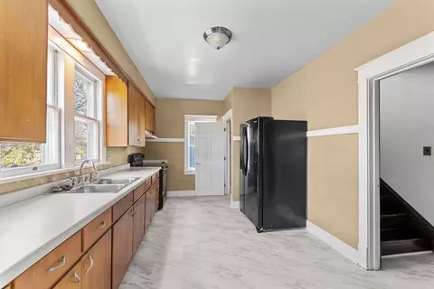 Entry Way - 522 E Maple St, Appleton, WI 54915 photo 1 of 4