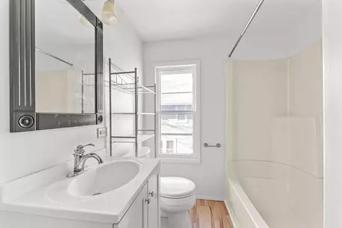 Bath - 522 E Maple St, Appleton, WI 54915 photo 1 of 1