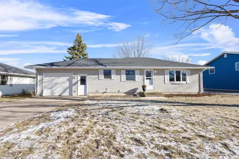 722 S Nash St, Hortonville, WI 54944