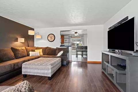 2401 S Horizon Dr, Appleton, WI 54915 photo 7