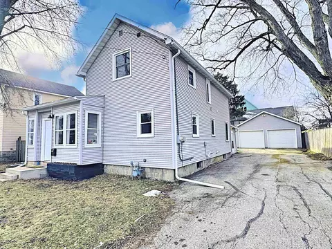 925 Jefferson St, Oshkosh, WI 54901