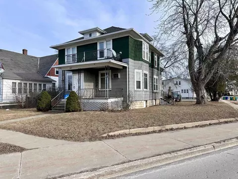 402 Forest St, Green Bay, WI 54302