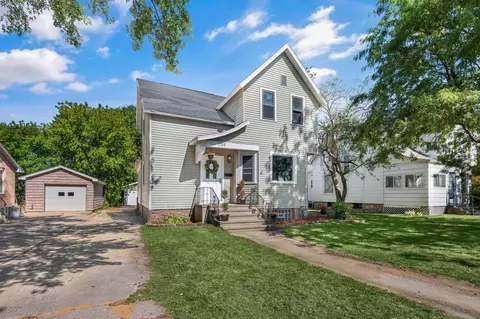 1514 10th Ave, Menominee, MI 49858