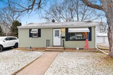933 Gail Ave, Neenah, WI 54956