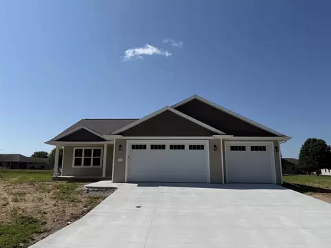 1450 Birch Hill Ln, Shawano, WI 54166