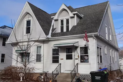 311 E Cook St, New London, WI 54961