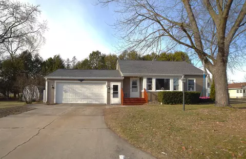 505 Lester St, Marinette, WI 54143
