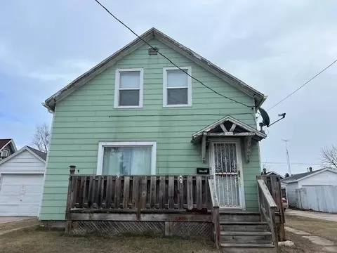 1009 S 24th St, Manitowoc, WI 54220