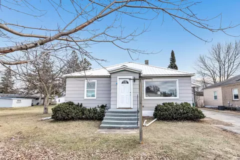 1306 Myrtle St, Marinette, WI 54143