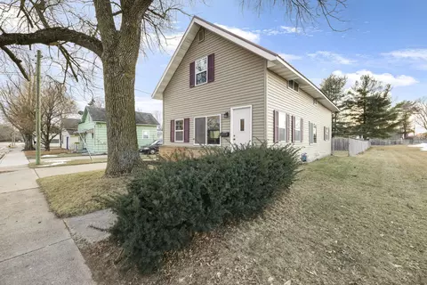 152 Auto St, Clintonville, WI 54929