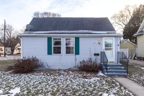 1005 W Bent Ave, Oshkosh, WI 54901