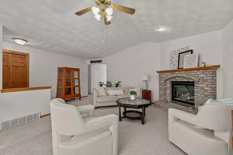 Living - 4417 N Clayhill Dr, Appleton, WI 54913 photo 4 of 4