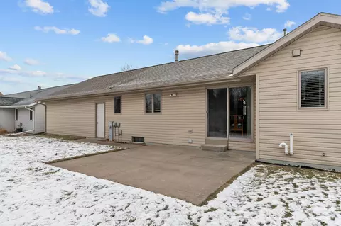 Exterior - 4417 N Clayhill Dr, Appleton, WI 54913 photo 7 of 7