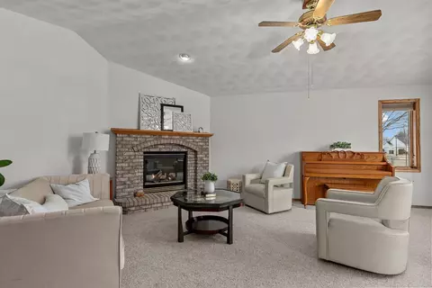 Living - 4417 N Clayhill Dr, Appleton, WI 54913 photo 1 of 4