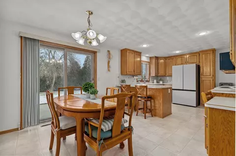 Dining - 4417 N Clayhill Dr, Appleton, WI 54913 photo 1 of 2