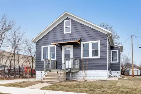 854 School Pl, Green Bay, WI 54303
