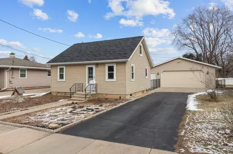1912 N Charlotte St, Appleton, WI 54911
