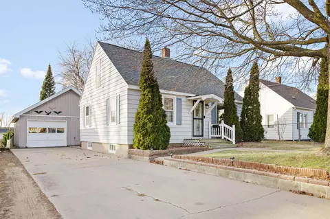 2501 18th St, Menominee, MI 49858