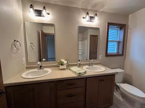 Bath - w5552 Tonys Way, Appleton, WI 54915 photo 1 of 3