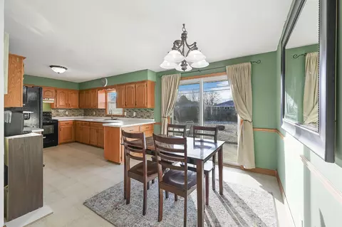 Dining - 1531 E Pershing St, Appleton, WI 54911 photo 1 of 3