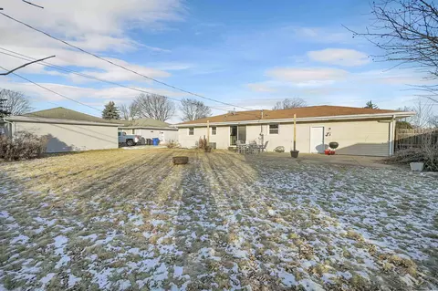 Exterior - 1531 E Pershing St, Appleton, WI 54911 photo 2 of 4