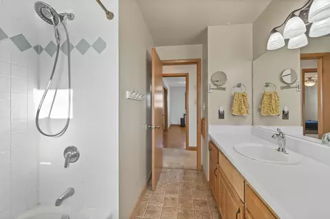 Bath - 1531 E Pershing St, Appleton, WI 54911 photo 2 of 3