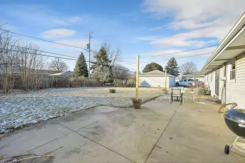 Exterior - 1531 E Pershing St, Appleton, WI 54911 photo 3 of 4