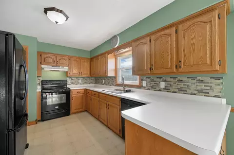 Kitchen - 1531 E Pershing St, Appleton, WI 54911 photo 1 of 5