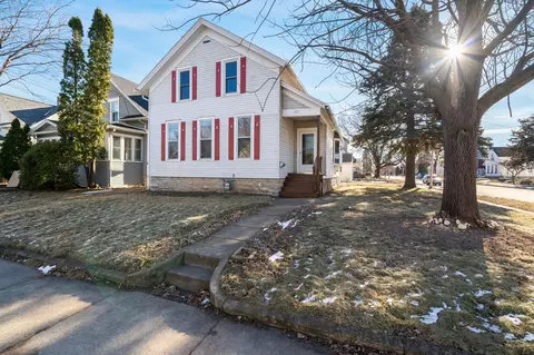 257 W 16th Ave, Oshkosh, WI 54902