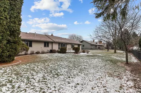 2405 W Roselawn Dr, Appleton, WI 54914 photo 6